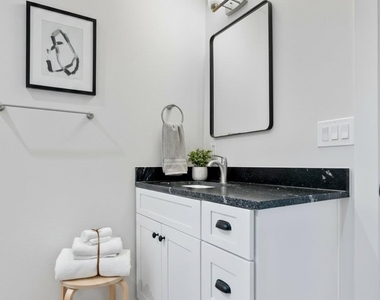 515 E 39th St - Photo Thumbnail 9