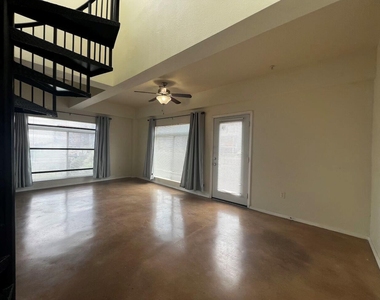 910 W 25th St - Photo Thumbnail 30