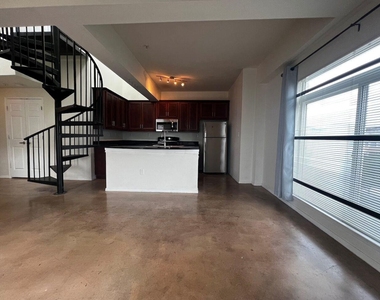 910 W 25th St - Photo Thumbnail 19
