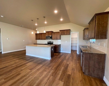 925 Coriander Rd - Photo Thumbnail 12