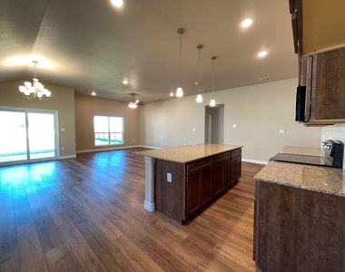 925 Coriander Rd - Photo Thumbnail 11