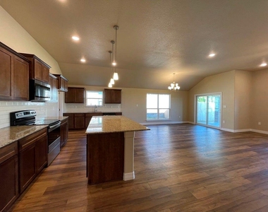 925 Coriander Rd - Photo Thumbnail 9