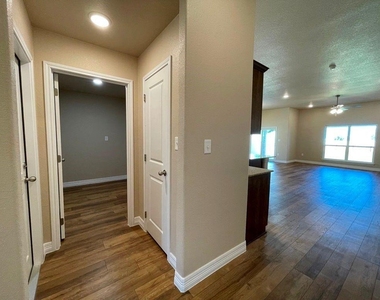 925 Coriander Rd - Photo Thumbnail 5