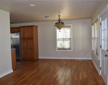 2109 Wright St - Photo Thumbnail 7
