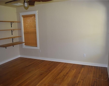 2109 Wright St - Photo Thumbnail 13