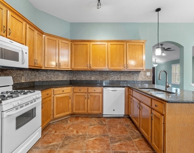 1310 Brighton Bend Ln - Photo Thumbnail 14
