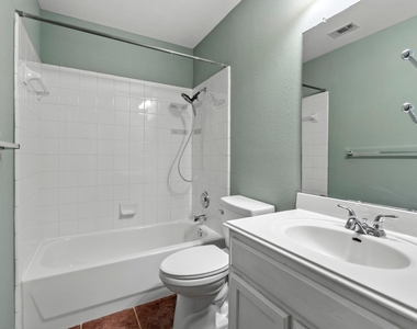 1310 Brighton Bend Ln - Photo Thumbnail 24