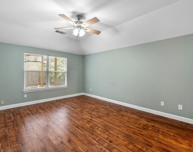 1310 Brighton Bend Ln - Photo Thumbnail 16