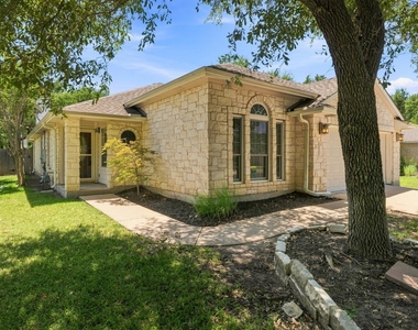 1310 Brighton Bend Ln - Photo Thumbnail 2