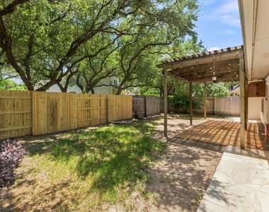 1310 Brighton Bend Ln - Photo Thumbnail 30