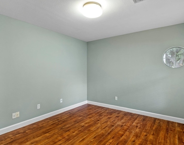 1310 Brighton Bend Ln - Photo Thumbnail 22