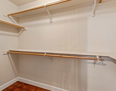 1310 Brighton Bend Ln - Photo Thumbnail 20