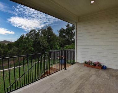 241 Serpens St - Photo Thumbnail 16