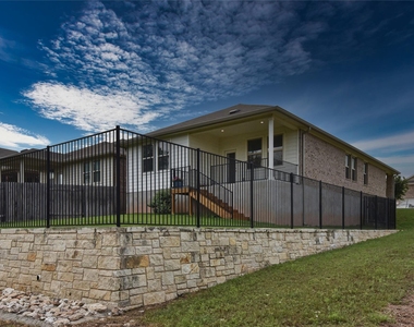 241 Serpens St - Photo Thumbnail 18