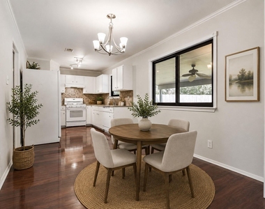 7700 Wakefield Dr - Photo Thumbnail 2