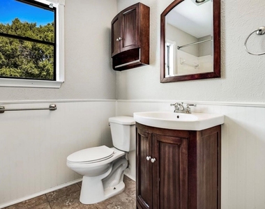 7700 Wakefield Dr - Photo Thumbnail 8