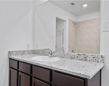 973 Shady Brook - Photo Thumbnail 13