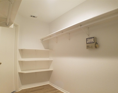 11208 Blairview Ln - Photo Thumbnail 23