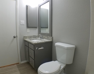 11208 Blairview Ln - Photo Thumbnail 17