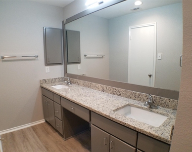 11208 Blairview Ln - Photo Thumbnail 24