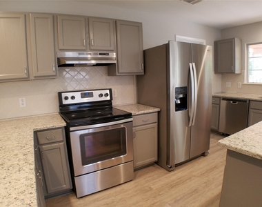 11208 Blairview Ln - Photo Thumbnail 6