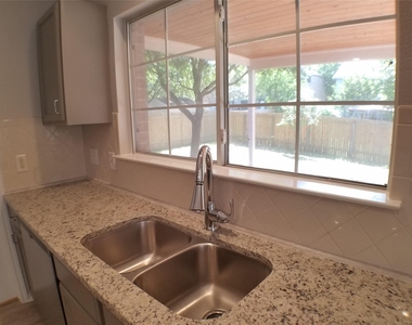 11208 Blairview Ln - Photo Thumbnail 13