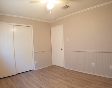11208 Blairview Ln - Photo Thumbnail 20
