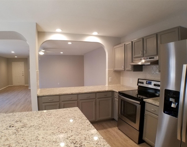 11208 Blairview Ln - Photo Thumbnail 4