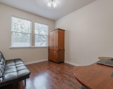2995 Peacemaker St - Photo Thumbnail 17