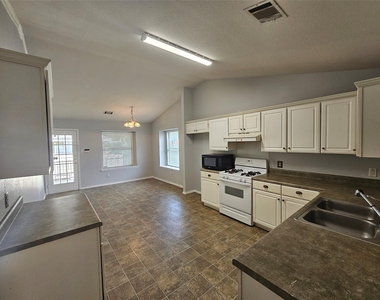 4211 Mather - Photo Thumbnail 8