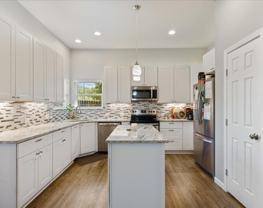 306 Songwood Dr - Photo Thumbnail 7
