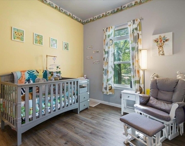 306 Songwood Dr - Photo Thumbnail 12