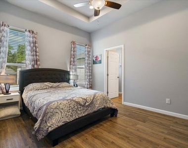 306 Songwood Dr - Photo Thumbnail 9