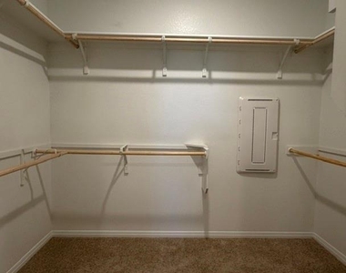 101 Lbj Ln - Photo Thumbnail 8