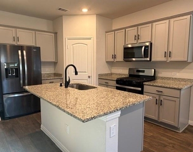 101 Lbj Ln - Photo Thumbnail 2