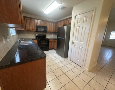 1408 Bergin Ct - Photo Thumbnail 5