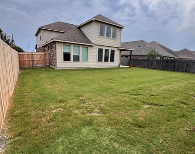 914 Emory Stable Dr - Photo Thumbnail 8