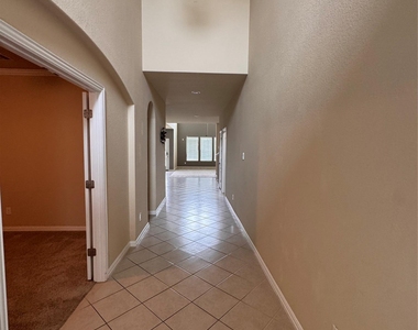 914 Emory Stable Dr - Photo Thumbnail 1