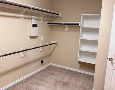 914 Emory Stable Dr - Photo Thumbnail 12