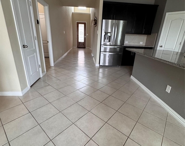 914 Emory Stable Dr - Photo Thumbnail 4