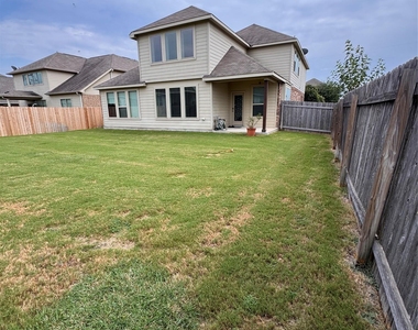 914 Emory Stable Dr - Photo Thumbnail 7