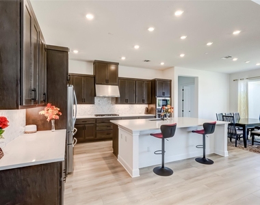 462 Old Stone Rd - Photo Thumbnail 9