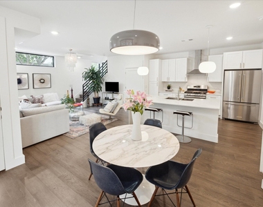 909 W Annie St - Photo Thumbnail 2