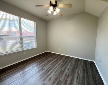2311 Portwood Bend Cv - Photo Thumbnail 12