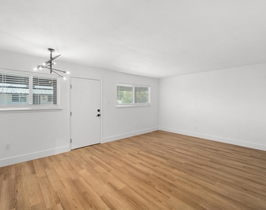7929 Gault St - Photo Thumbnail 5