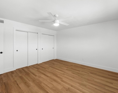 7929 Gault St - Photo Thumbnail 11