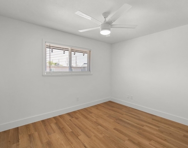 7929 Gault St - Photo Thumbnail 14