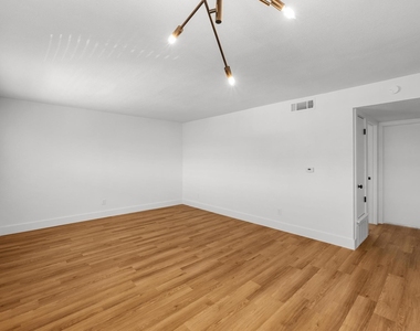 7929 Gault St - Photo Thumbnail 6