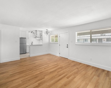 7929 Gault St - Photo Thumbnail 4