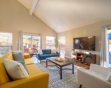 11618 Sherwood Frst - Photo Thumbnail 4